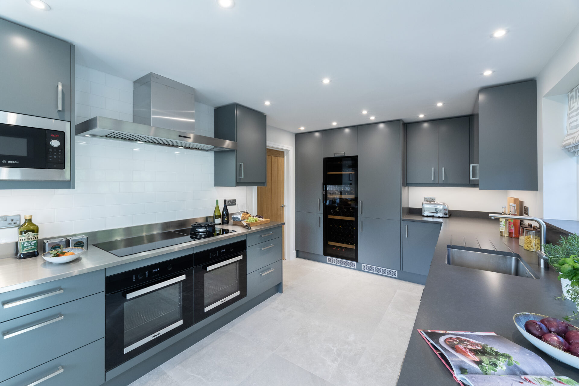 Monochromatic design - Anna Auzins - Wimbledon Interior Designer
